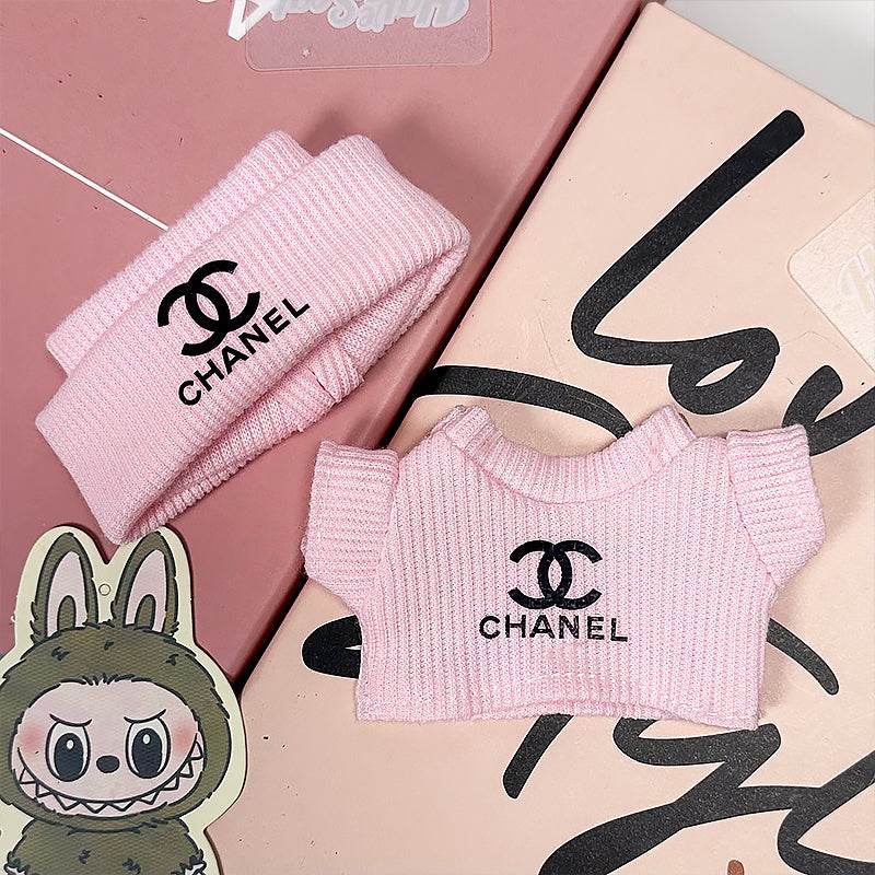 labubu-outfit-chanel-rose-monogram-knit-set-fits-17cm-labubu-macron-have-a-seat-big-into-energy