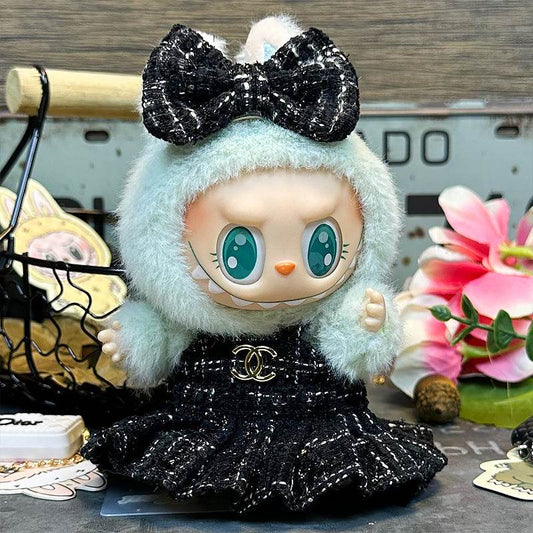 labubu-outfit-chanel-noir-tweed-set-fits-17cm-labubu-macaron-have-a-seat-big-into-energy