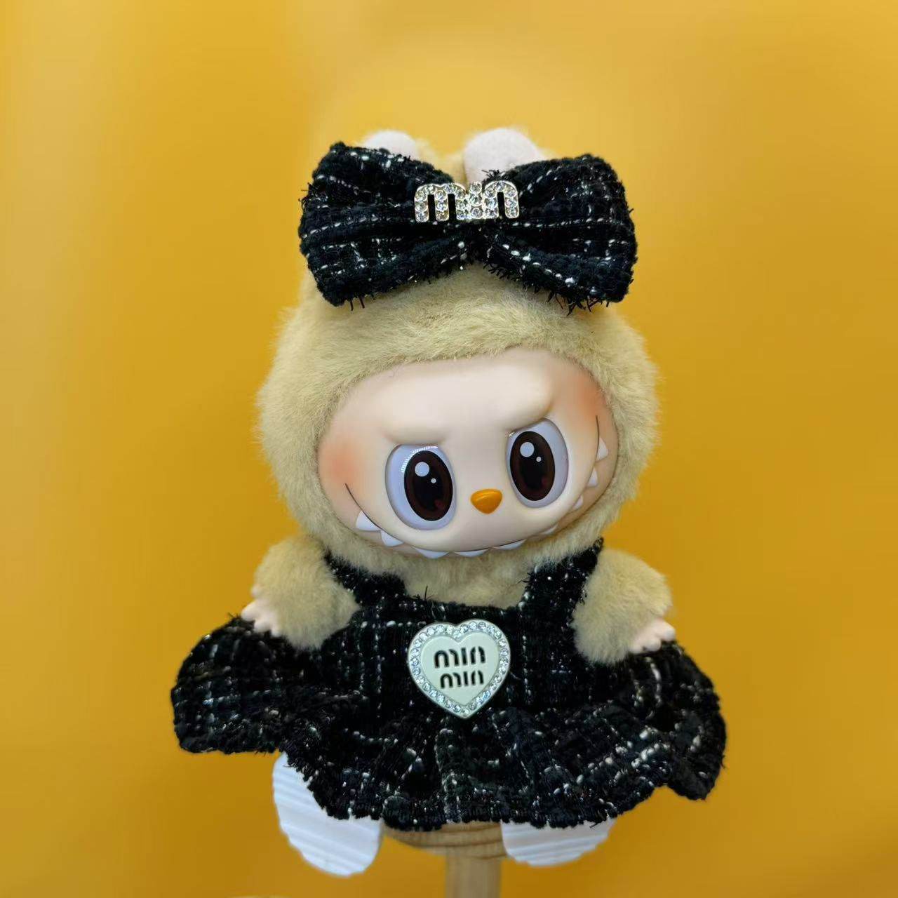 labubu-outfit-miu-mood-minis-couture-dress-edition-pink-diamond-noir-crystal-or-snowflake-fits-17cm-labubu-macron-have-a-seat-big-into-energy