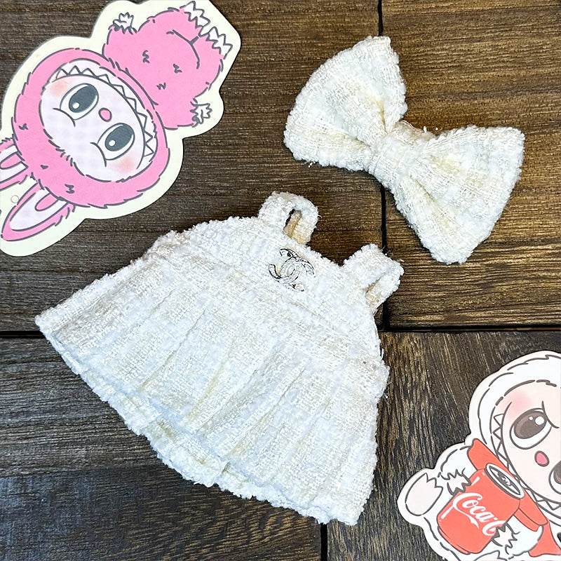 labubu-outfit-chanel-blanc-tweed-ensemble-fits-17cm-labubu-macaron-have-a-seat-big-into-energy