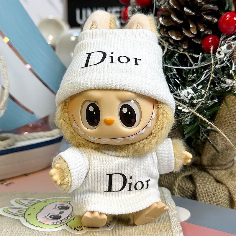 labubu-outfit-dior-blanc-monogram-knit-set-fits-17cm-labubu-macron-have-a-seat-big-into-energy